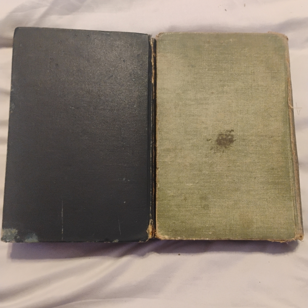 Vintage Book Collection - Picture 6 of 10